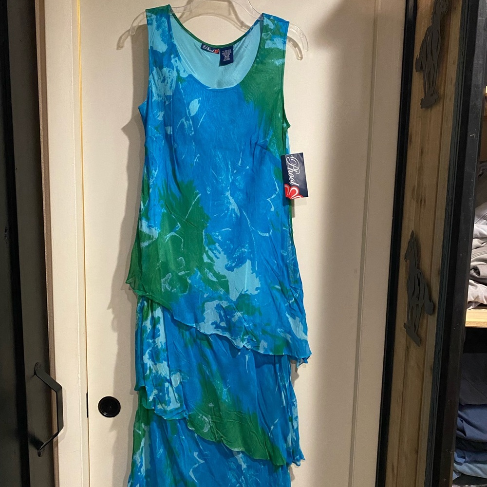 Blue and Green Sleeveless Layered Dress